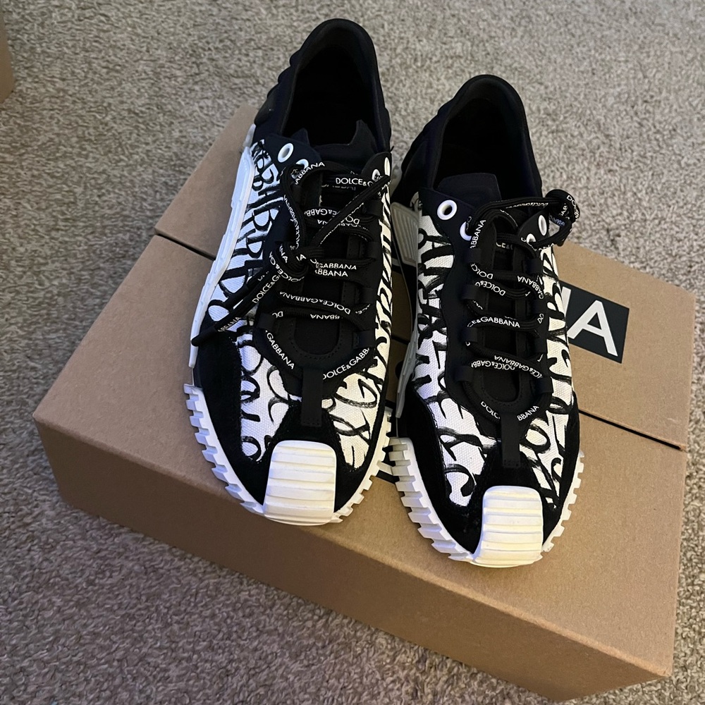 Dolce & Gabbana Graffiti Print Sneakers
